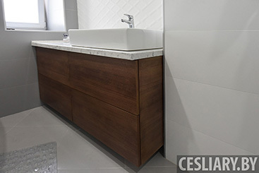 Тумба ў ванны пакой на Iгуменскам тракце